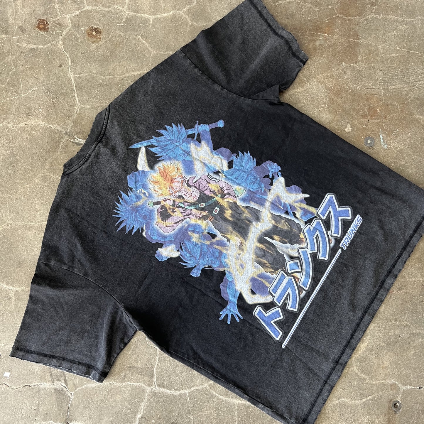 FUTURE TRUNKS TEE